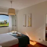 Lux Cascais Ocean View Апартаменты *