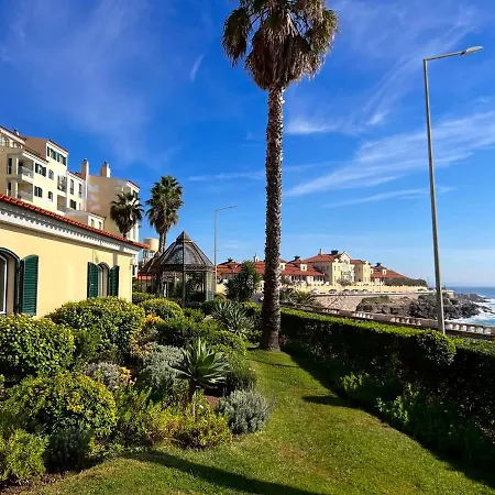 Lux Cascais Ocean View Апартаменты *