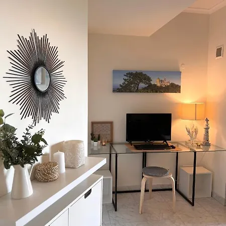 Lux Cascais Ocean View Apartment Parede