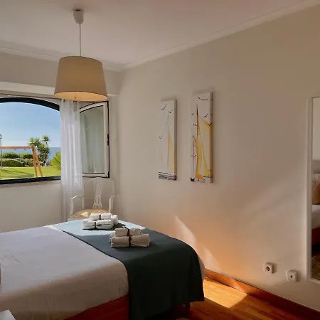 Lux Cascais Ocean View Apartment *